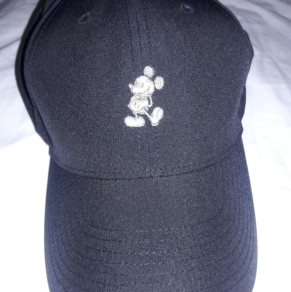 تطوع نزل سميك disney nike hat 